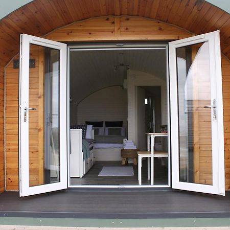 Отель Strathy Bay Pods Экстерьер фото