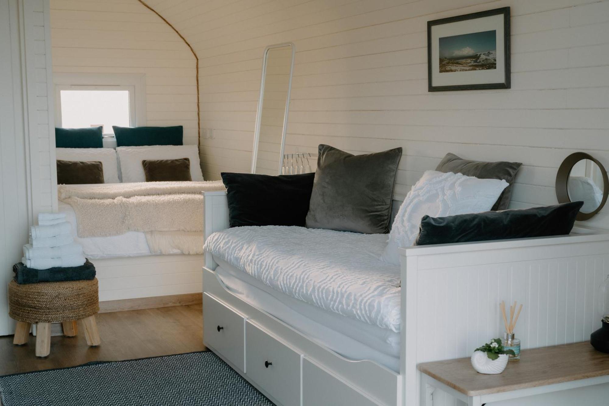 Отель Strathy Bay Pods Экстерьер фото